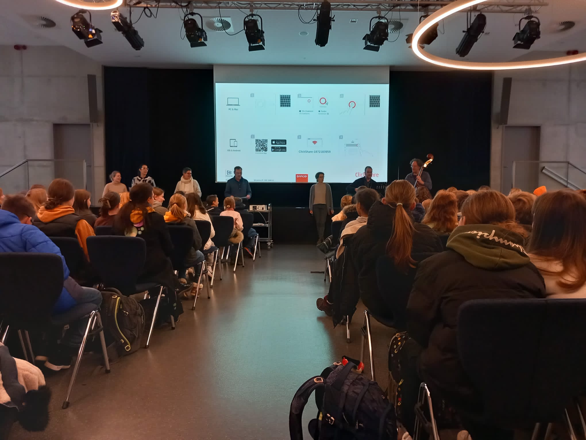 Adventsingen in der Aula